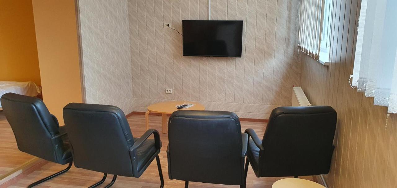 Hostel Maenniku Jk Tallin Zewnętrze zdjęcie