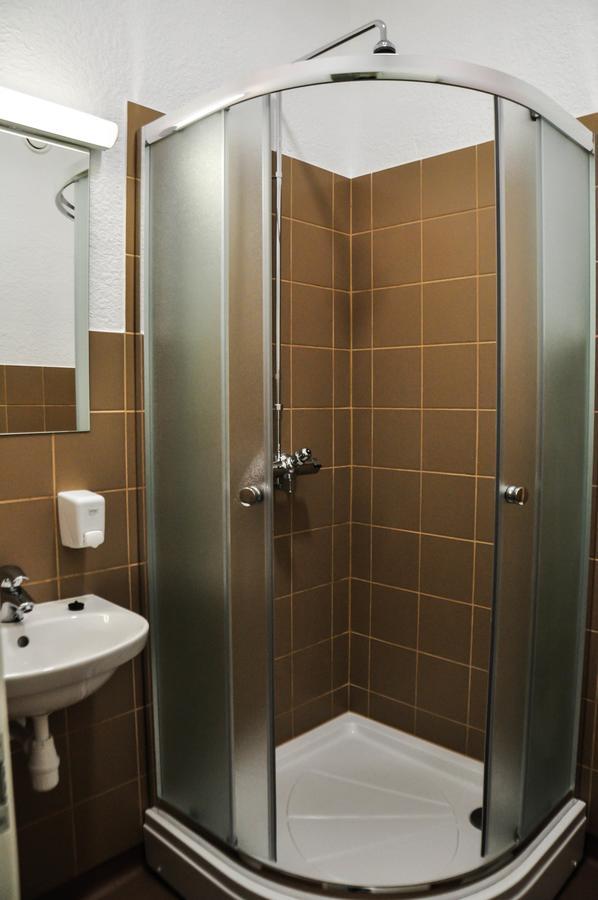 Hostel Maenniku Jk Tallin Zewnętrze zdjęcie