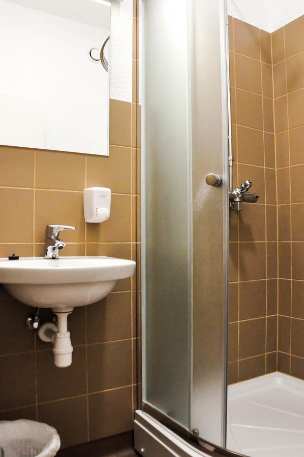 Hostel Maenniku Jk Tallin Zewnętrze zdjęcie