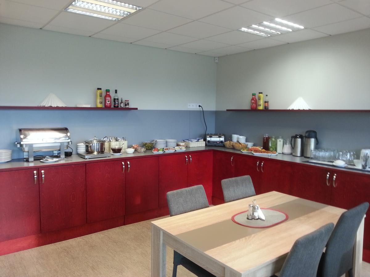 Hostel Maenniku Jk Tallin Zewnętrze zdjęcie