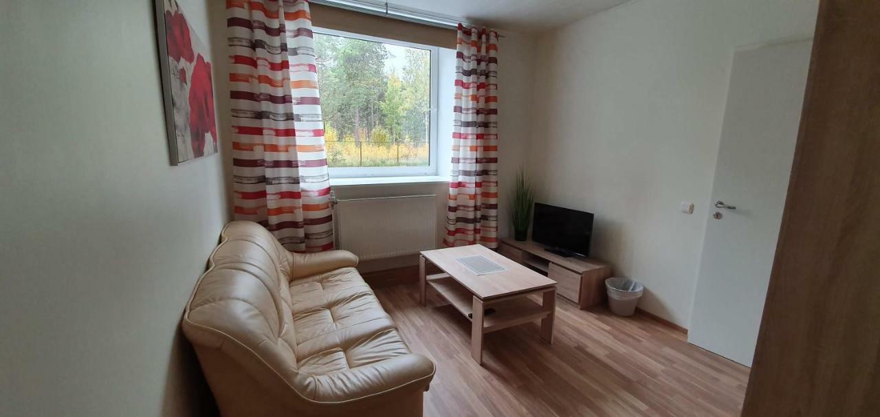 Hostel Maenniku Jk Tallin Zewnętrze zdjęcie