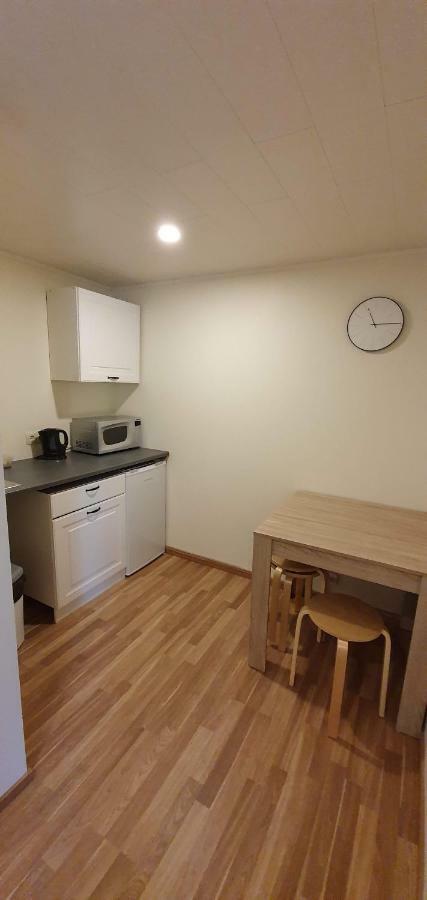 Hostel Maenniku Jk Tallin Zewnętrze zdjęcie
